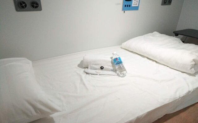 Tripod Hotel - Hostel