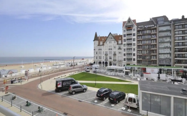 Apartment in Belgium Near Zeedijk Beach