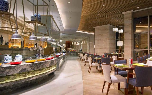 Sheraton Zhanjiang Hotel