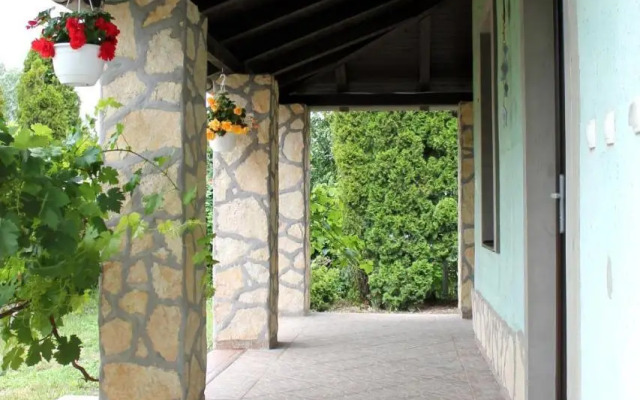 Tisza Villa