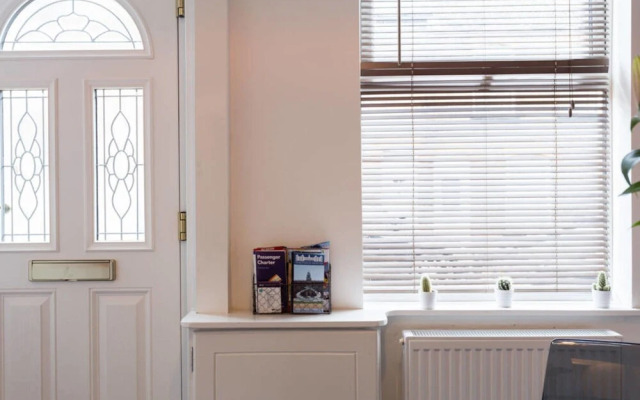 Ashton House, Luton - inhabit short stays