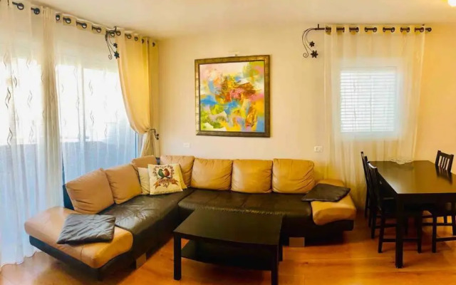 Royal Apartments , Blvd Nitza 8