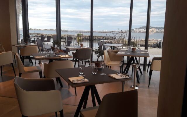 Hôtel La Côte Bleue