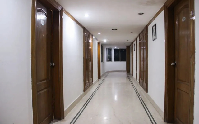 OYO 8450 Hotel Grand Starline