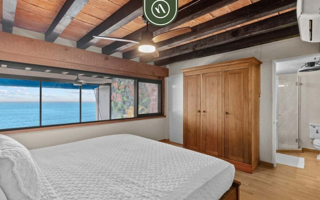 Oceanfront 2 BR Condo With Spectacular View - Pool
