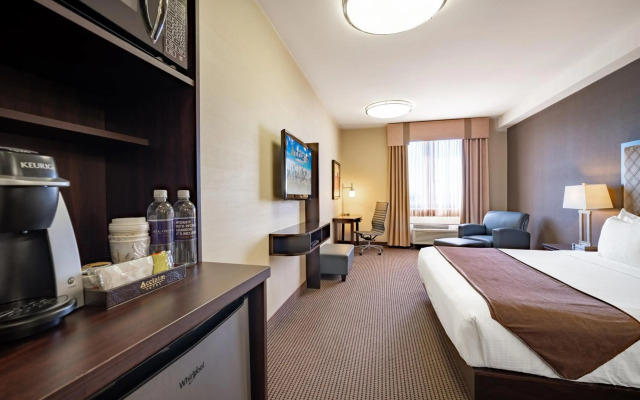 Acclaim Hotel By CLIQUE