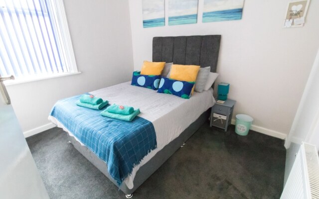 Ideal Home Away in Bury