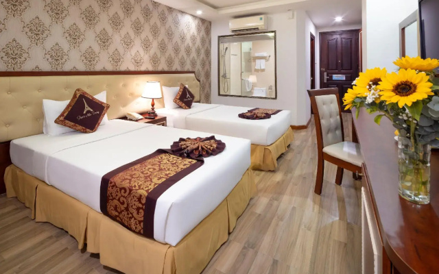 Paris Nha Trang  & Apartment