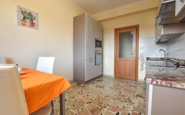 Stunning Apartment in Giarre With Wifi and 2 Bedrooms