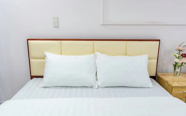 Light Hotel