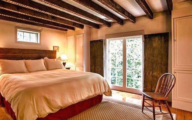 21 East Battery Bed & Breakfast