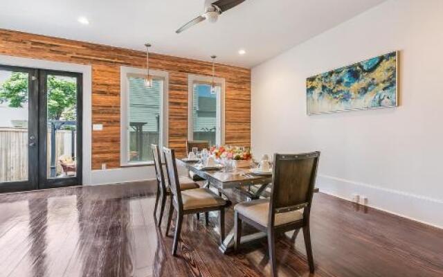 Luxury Loft-Style 3BR Townhouse by Hosteeva