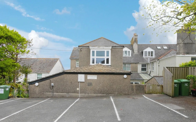 4 Pentowan Court