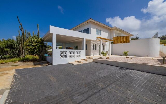 NEW Modern 2BR 2BA w Privatepool in Quiet Area