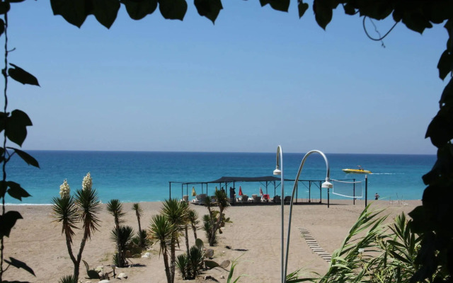 As Queen Beach Hotel