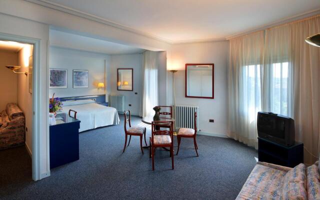 Hotel Rey Sancho Ramirez