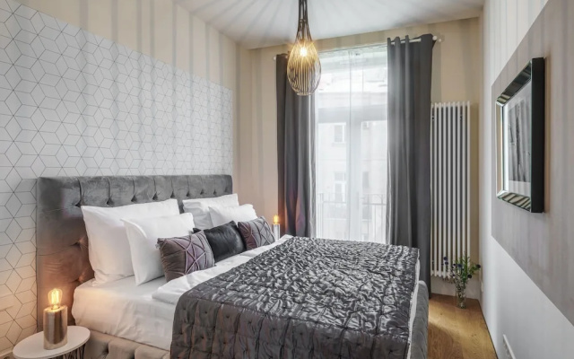 MN6 Luxury Suites by Adrez Living
