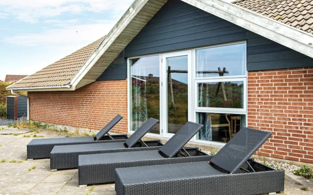 Cosy Holiday Home in Henne With Swimming Pool
