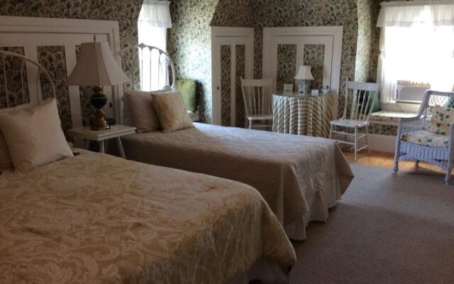 Coach House Inn