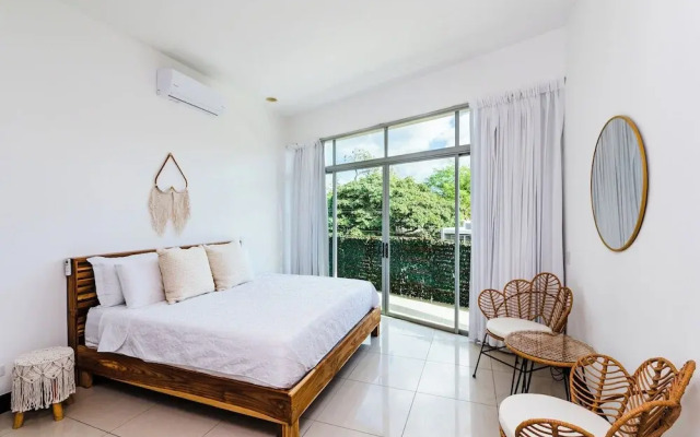 mVillas - Luxury 2Bed 2Bath Condo w Pool