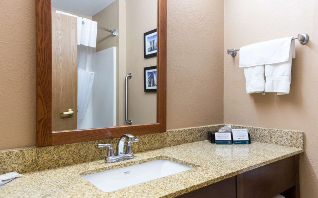 Quality Inn I-70 Near Kansas Speedway