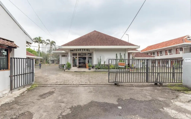 Yehezkiel Hotel Lembang RedPartner