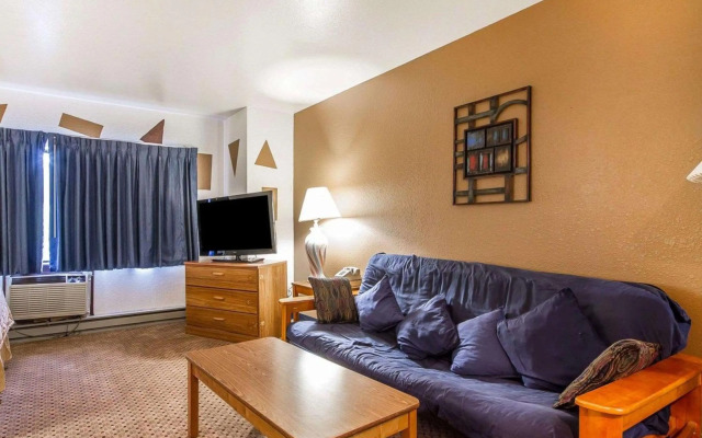 Rodeway Inn & Suites Madison East