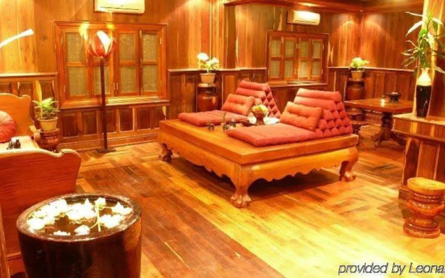 Sam Moon's Hotel Angkor Wooden House