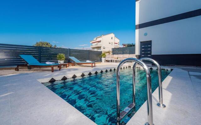 Apartments House Novel