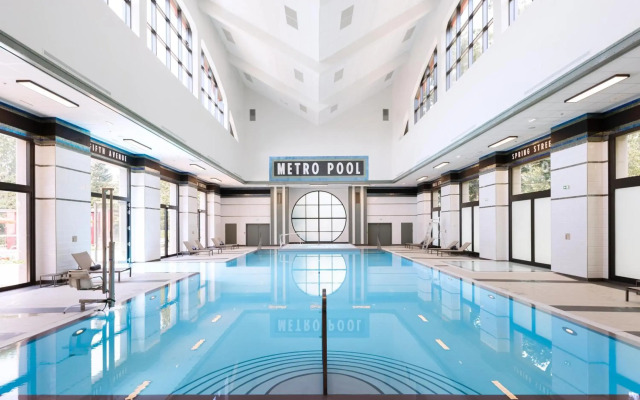 Disney's Hotel New York - The Art of Marvel
