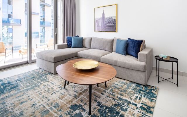 Mesmerizing Upscale 1BR Apartment in Soho Palm Jumeirah