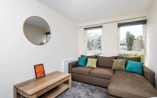 1 Bed-ground Floor-free Parking