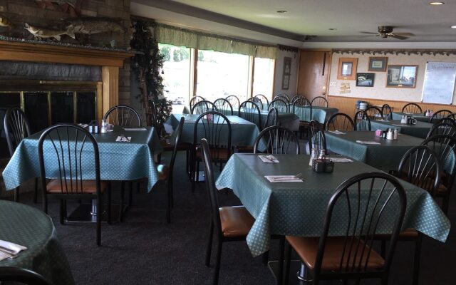 Twin Pines Resort