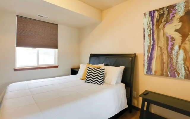 Alluring Manson Lakeside Condo w/ Shared Pool!