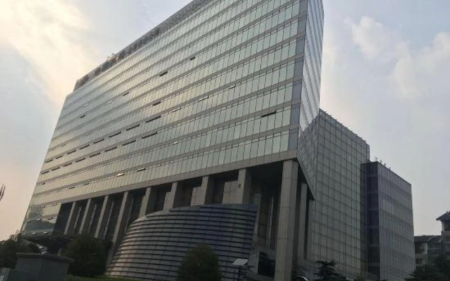 Super 8 Hotel by Wyndham Qianmen CaiShiKou Subway Station