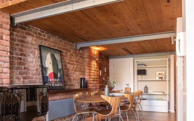 Stylish 2 Bed Duplex Flat in Castlefield