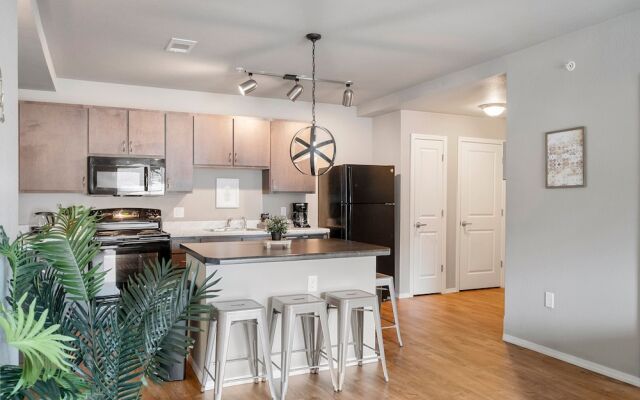 The Luxe Suites at University of Arkansas