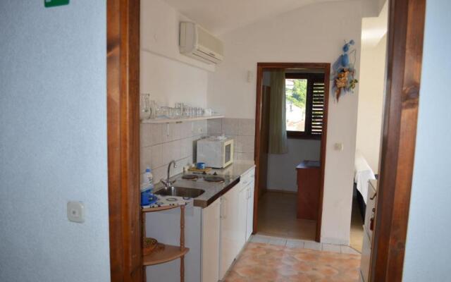 Jozo - 150 m From Pebble Beach - A5