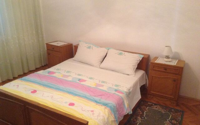 Apartment Bila - 15m from the sea: A1 Tisno, Island Murter