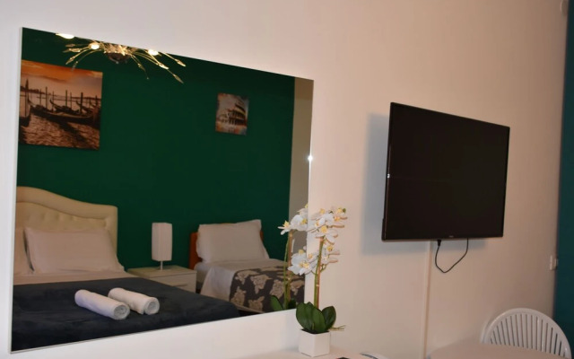 Venice Popular Apartment