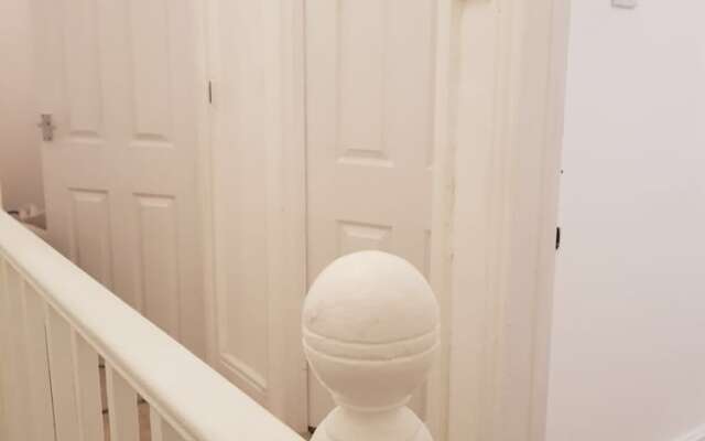 Woodleigh Luxury 3 Bedrooms House