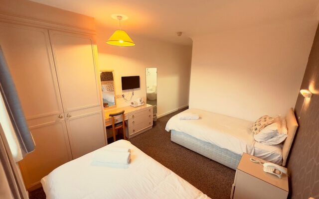 Pine Lodge Hotel & Restaurant Mansfield