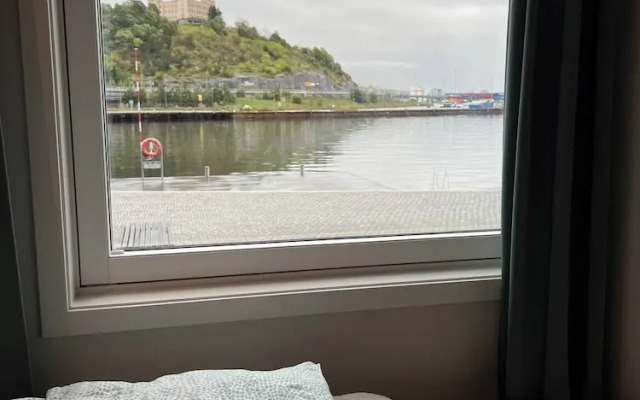 Stylish Seaview 4 Beds Central Apartment Sorenga