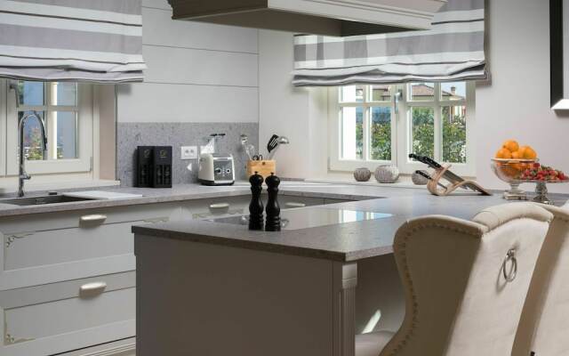 Lavish Villa in Vabriga With Picturesque Views & Pool