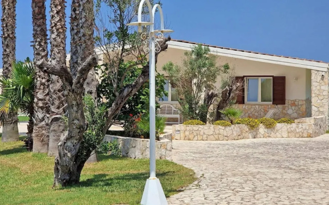 Villa With Swimming Pool Sleeps 8 Three Bedrooms