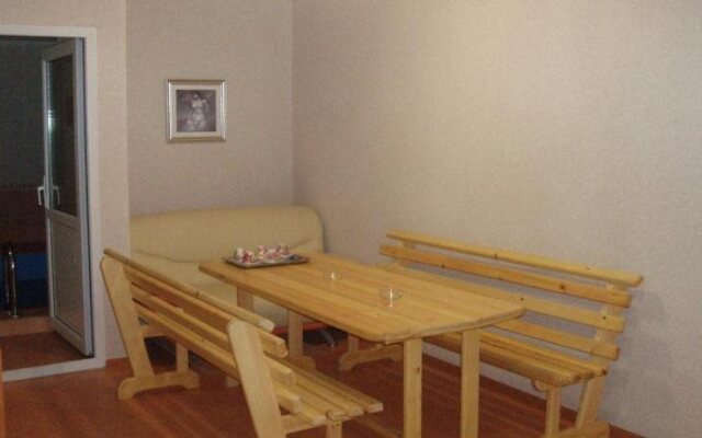 Hotel Izumrud