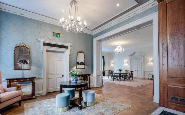 No. 30 Knightsbridge