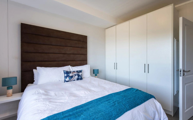 uSHAKA WATERFRONT - OUTSTANDING OPEN OUTLOOKS