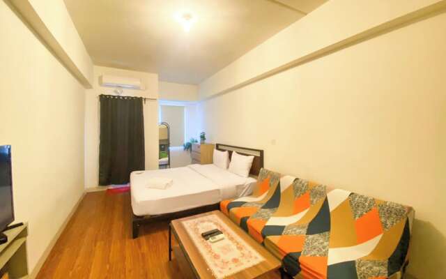 Good And Homey Studio At Candiland Apartment