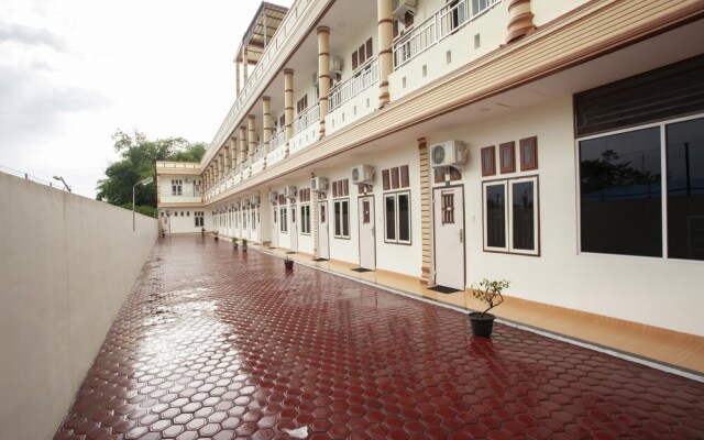 OYO 1764 Sopou Penginapan Rinal & Tuah